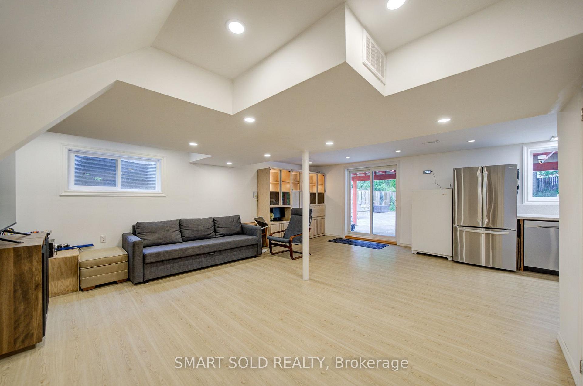 Photo 45 of 56 Gatesview Avenue, Scarborough, Scarborough Village — HOMEH