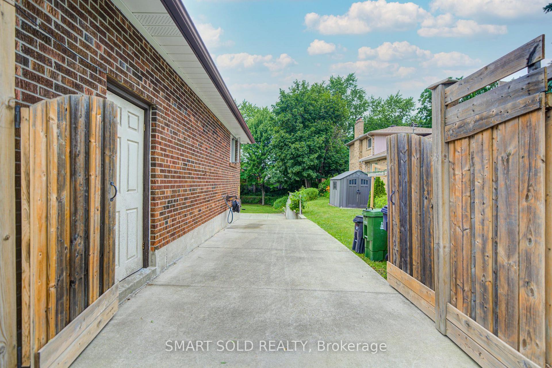 Photo 50 of 56 Gatesview Avenue, Scarborough, Scarborough Village — HOMEH