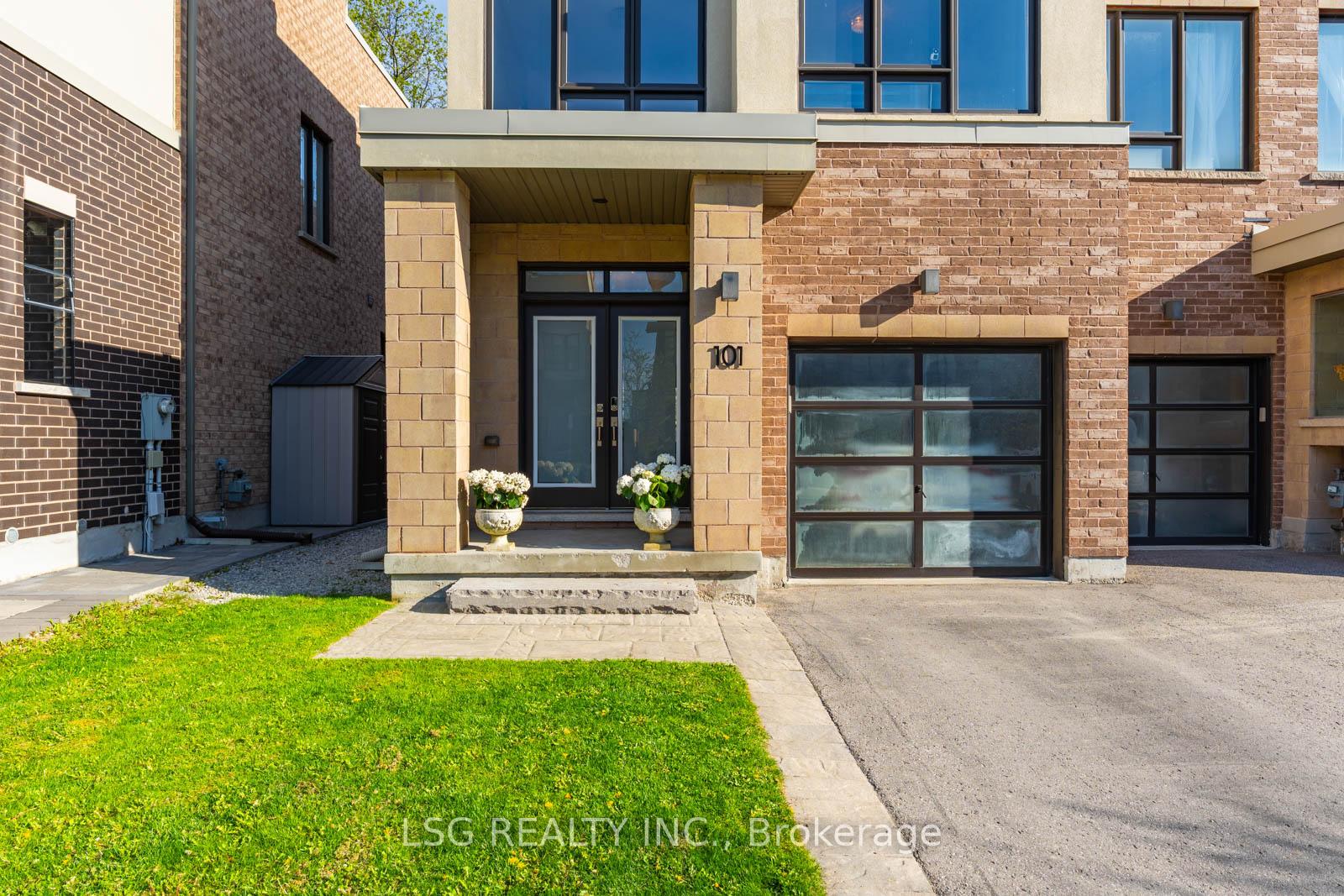 Photo 2 of 101 Dariole Drive, Richmond Hill, Rural Richmond Hill — HOMEH