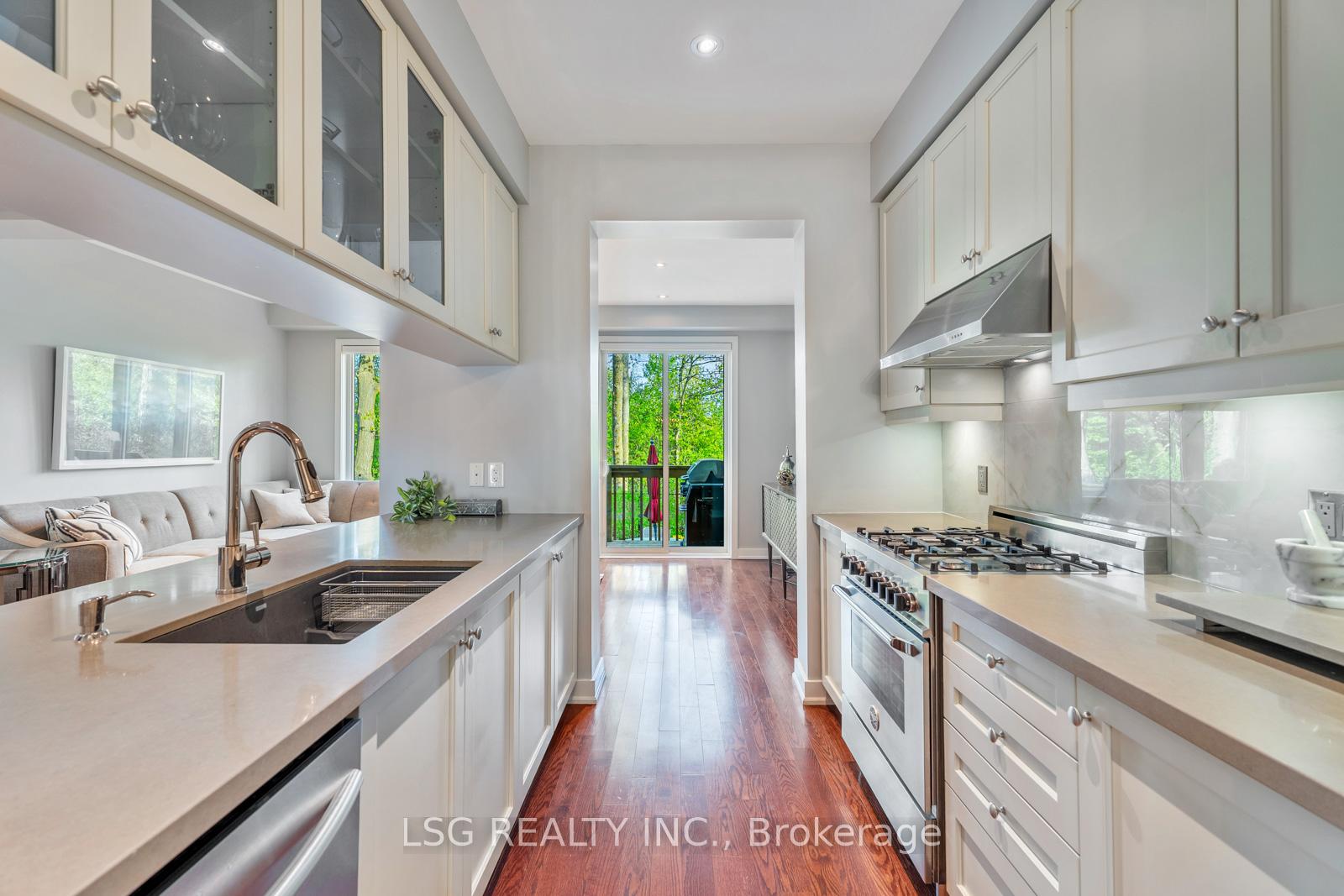 Photo 15 of 101 Dariole Drive, Richmond Hill, Rural Richmond Hill — HOMEH