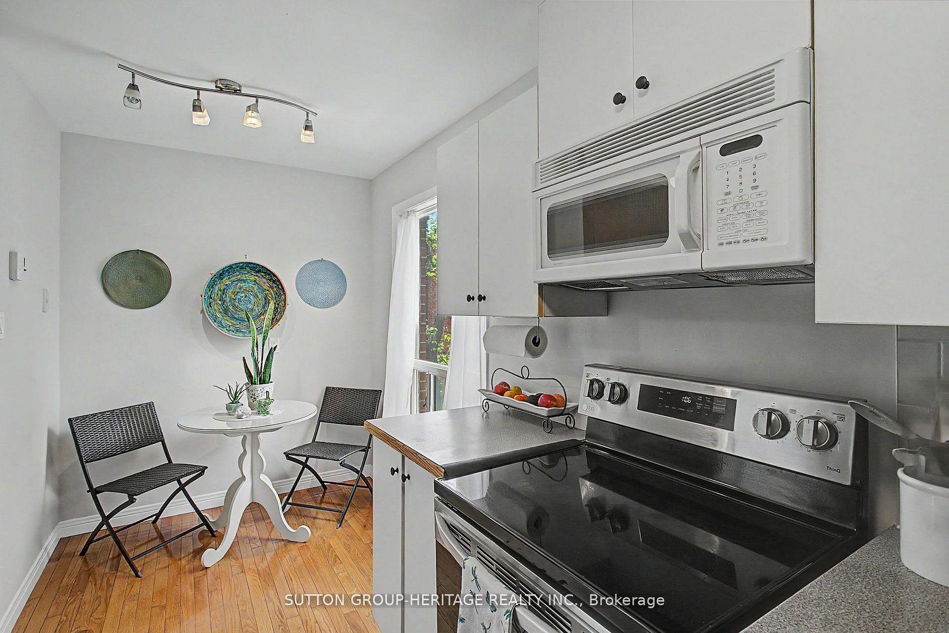 Photo 5 of 124 Wales Avenue, Markham, Old Markham Village — HOMEH