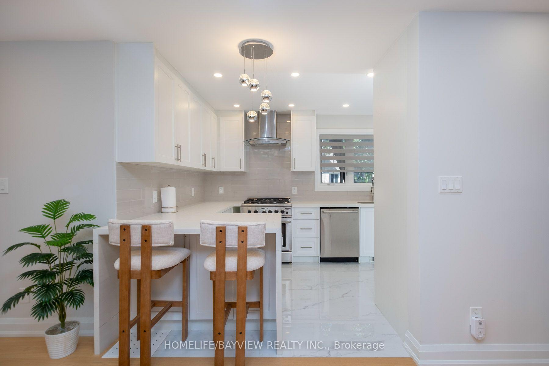 Photo 20 of 164 Steeles Avenue E, Markham, Grandview — HOMEH