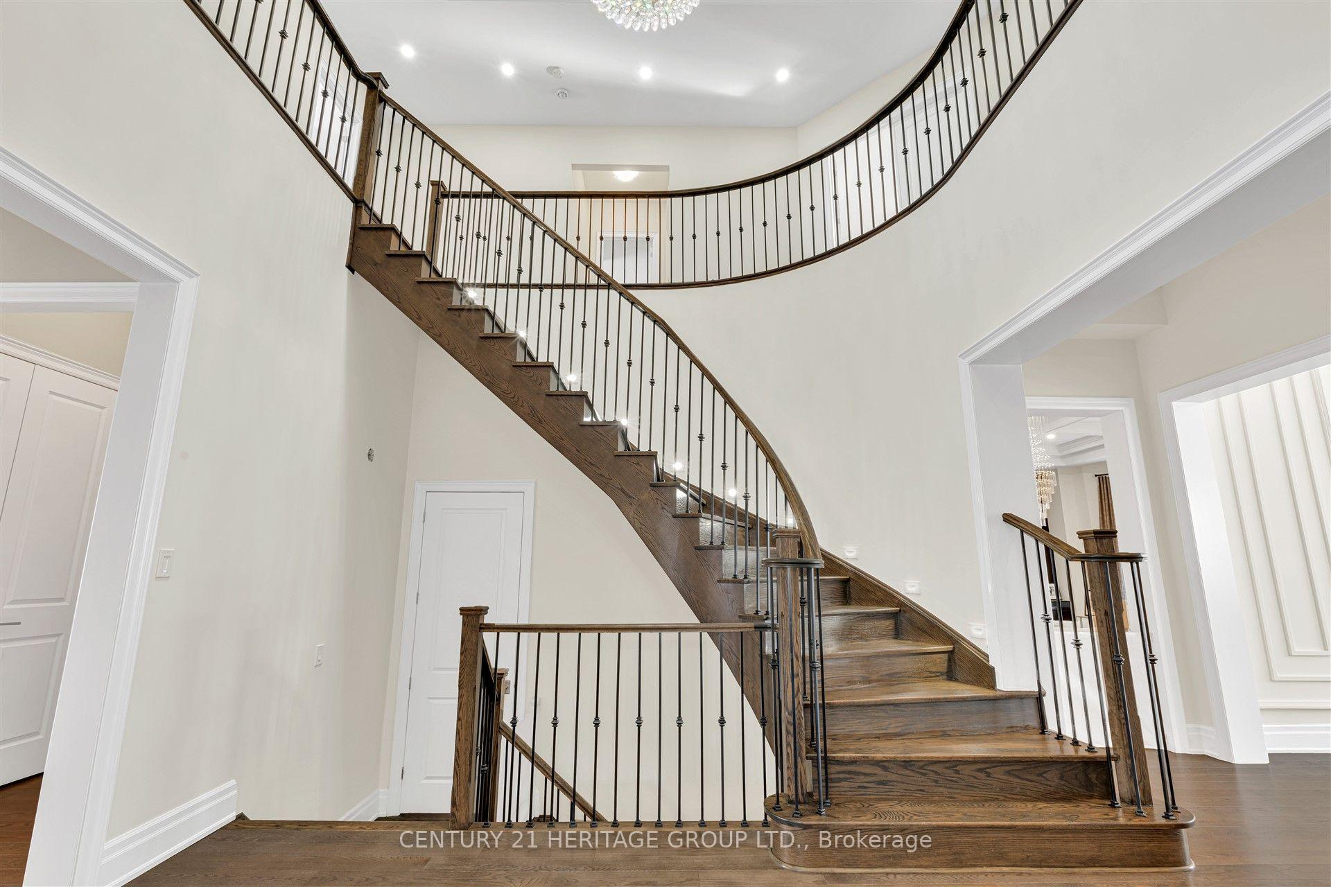 Photo 32 of 43 Sir Henry Court, King, King City — HOMEH