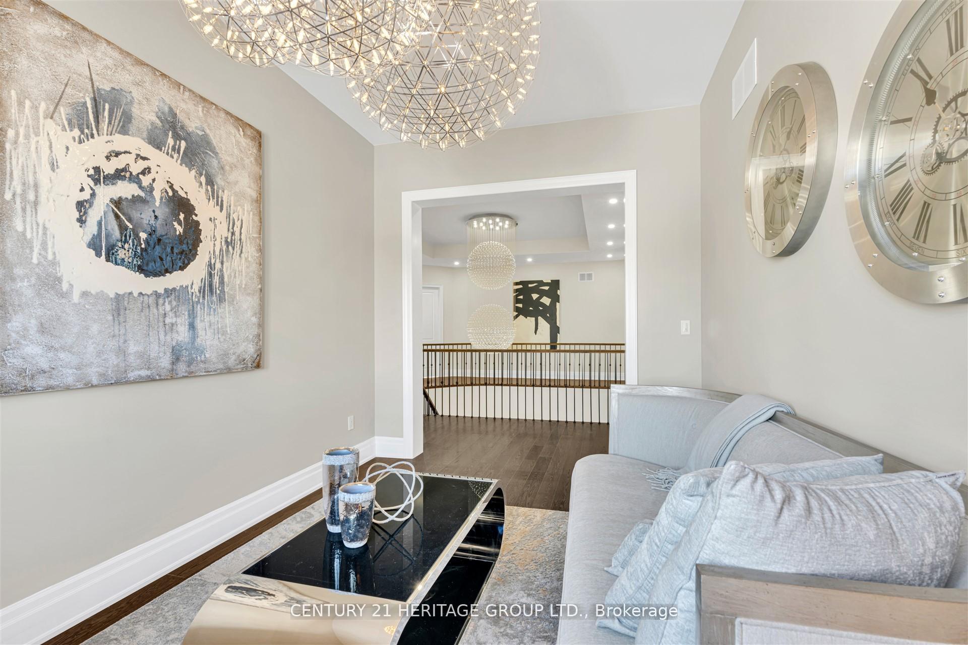 Photo 44 of 43 Sir Henry Court, King, King City — HOMEH