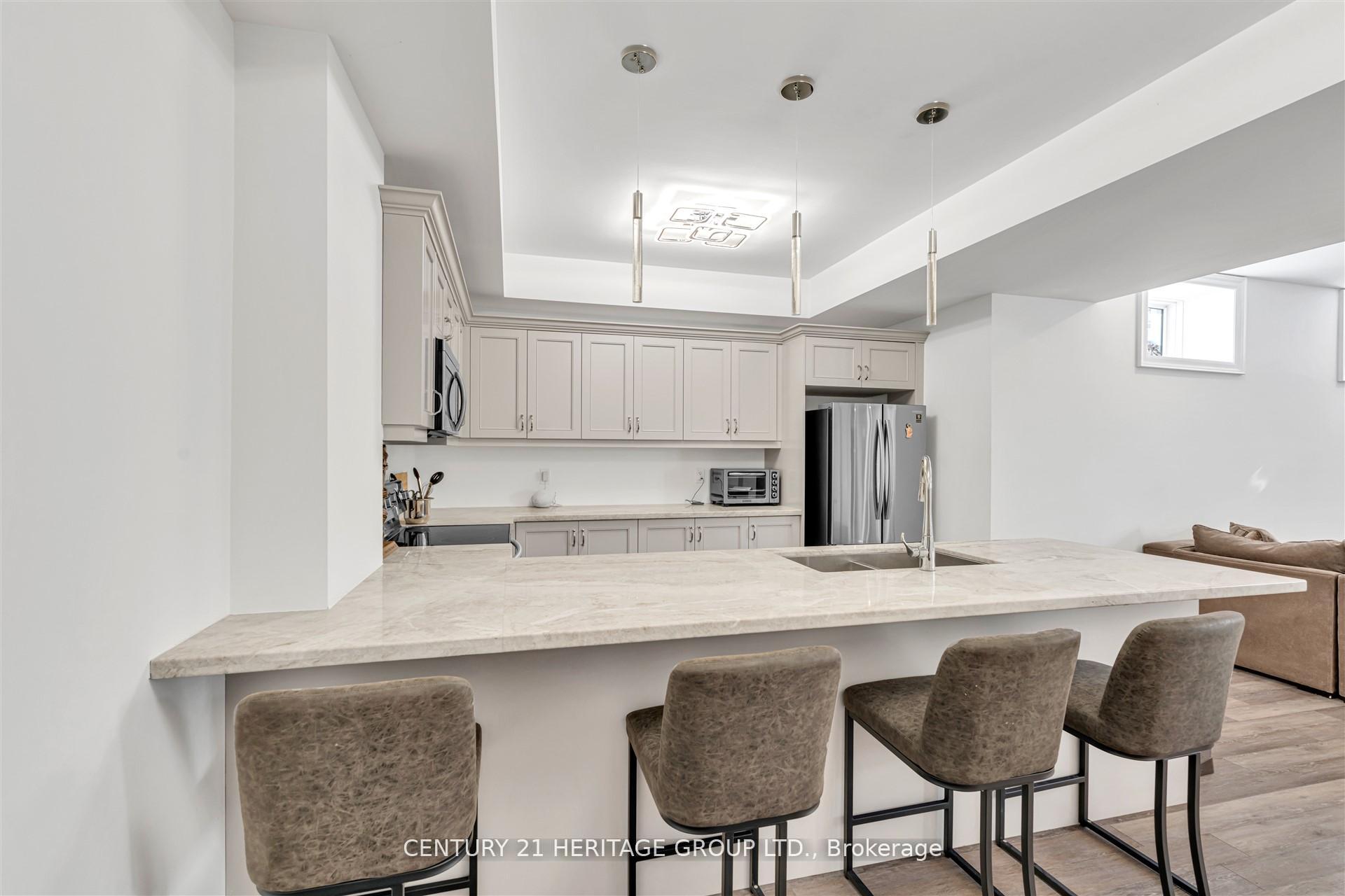 Photo 46 of 43 Sir Henry Court, King, King City — HOMEH