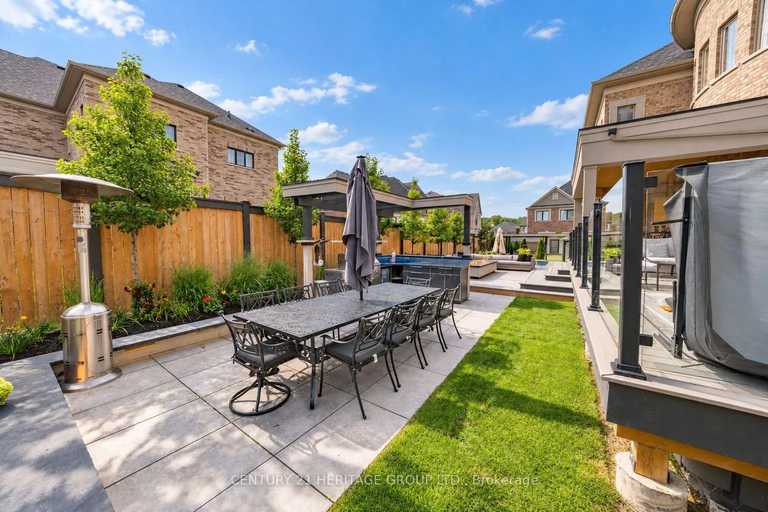 Photo 9 of 43 Sir Henry Court, King, King City — HOMEH