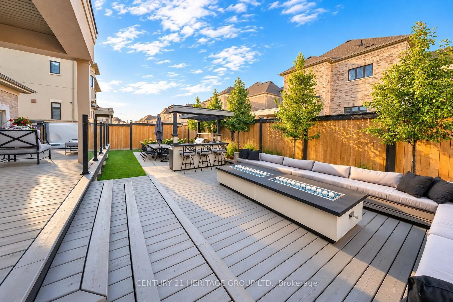 Photo 10 of 43 Sir Henry Court, King, King City — HOMEH