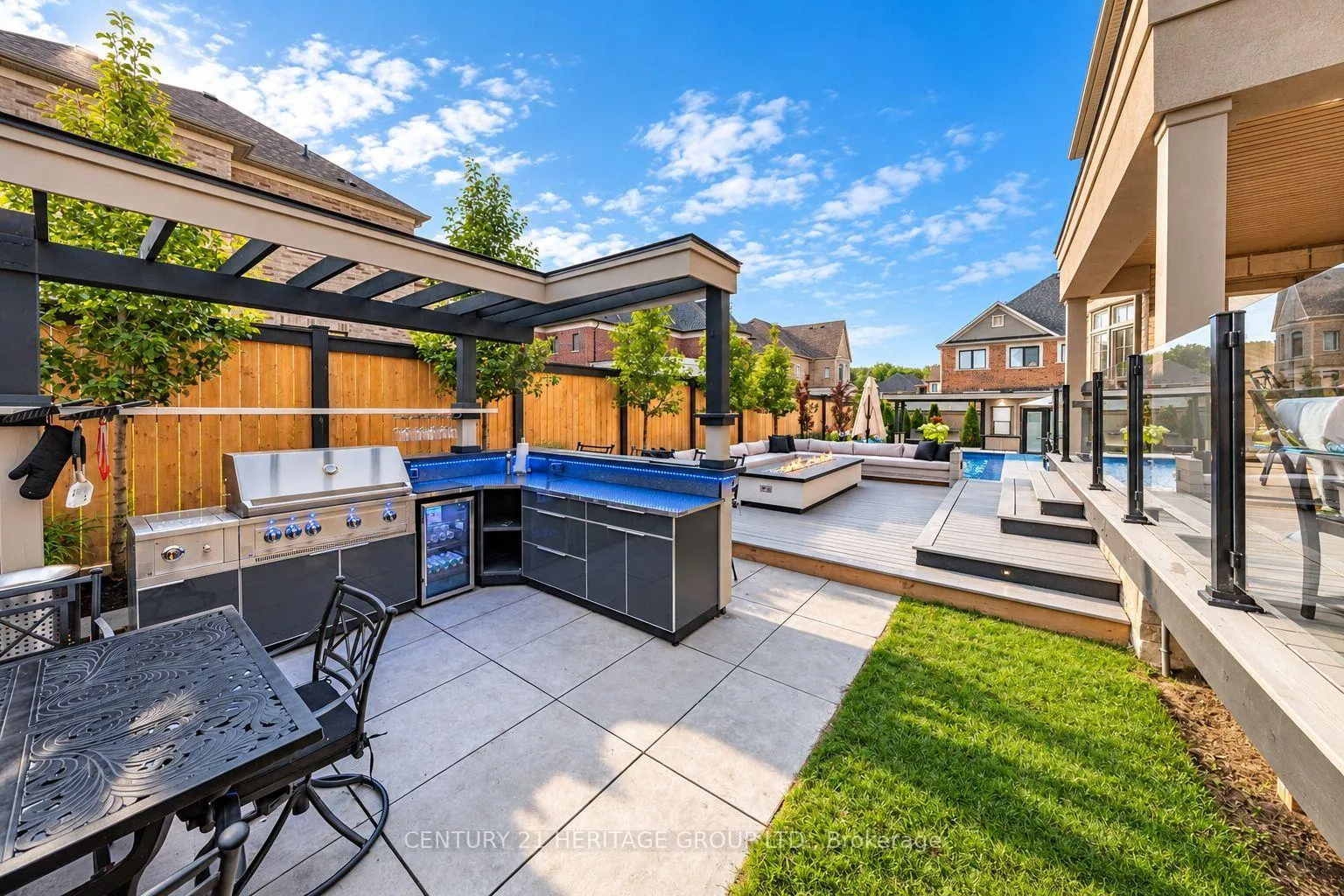 Photo 12 of 43 Sir Henry Court, King, King City — HOMEH