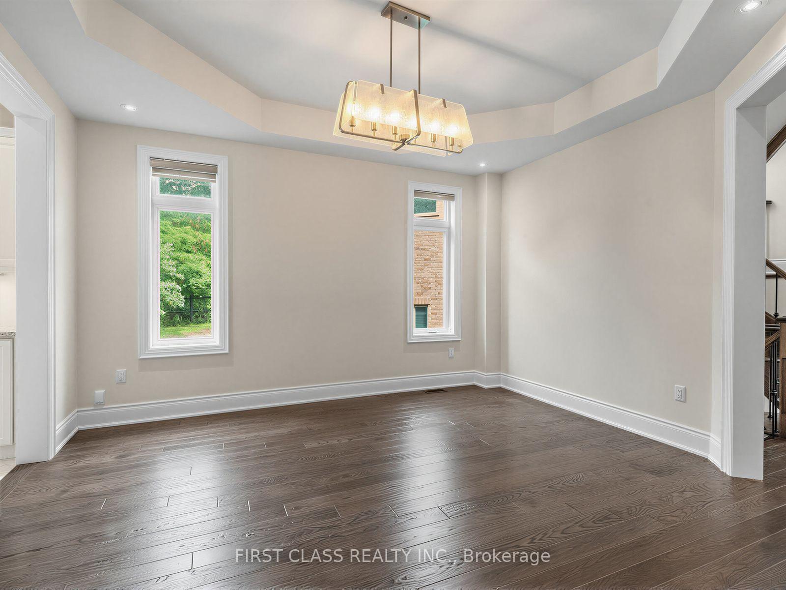 Photo 10 of 16 Macdonald Court, Richmond Hill, Oak Ridges Lake Wilcox — HOMEH
