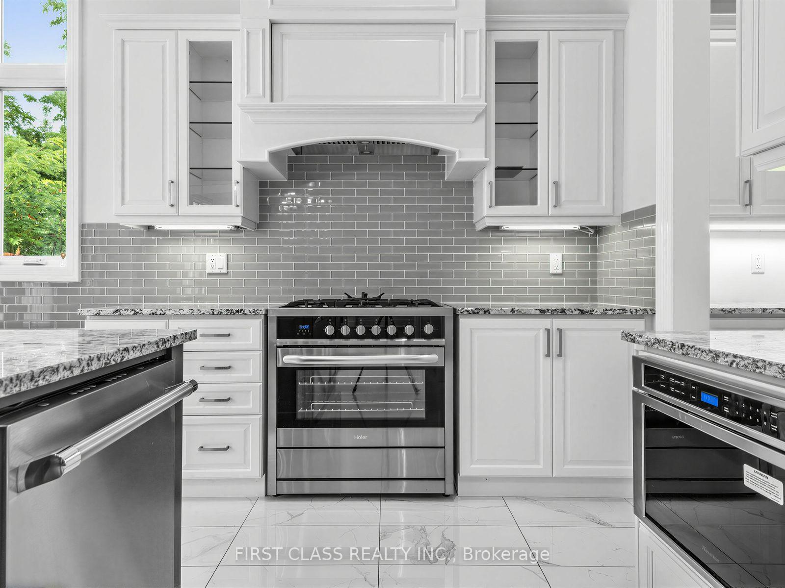 Photo 17 of 16 Macdonald Court, Richmond Hill, Oak Ridges Lake Wilcox — HOMEH