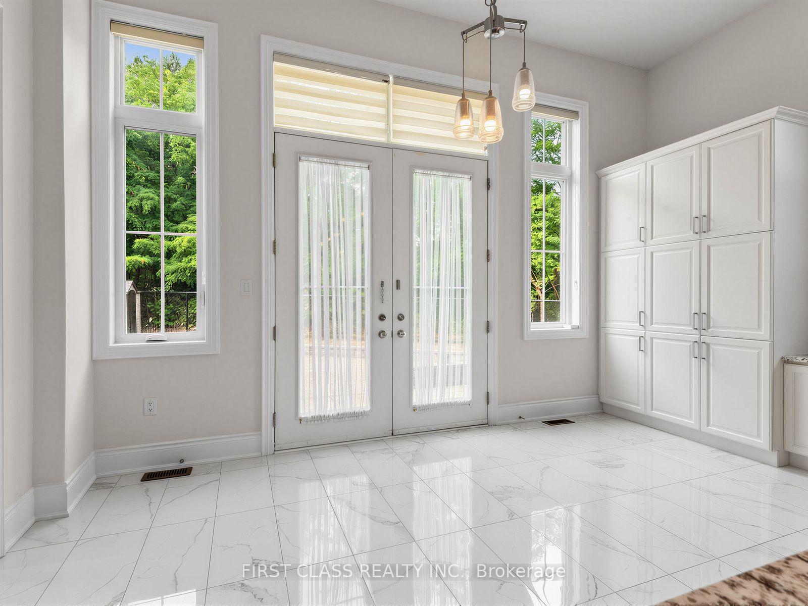 Photo 18 of 16 Macdonald Court, Richmond Hill, Oak Ridges Lake Wilcox — HOMEH