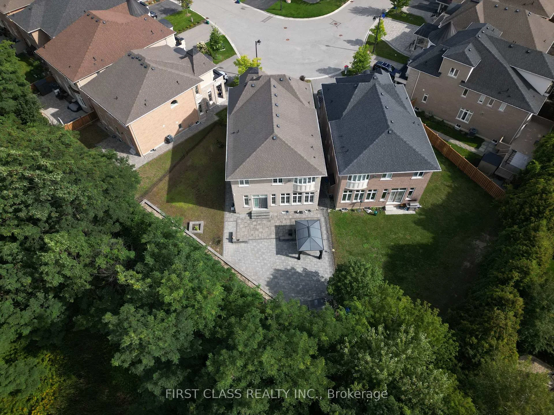 Photo 5 of 16 Macdonald Court, Richmond Hill, Oak Ridges Lake Wilcox — HOMEH