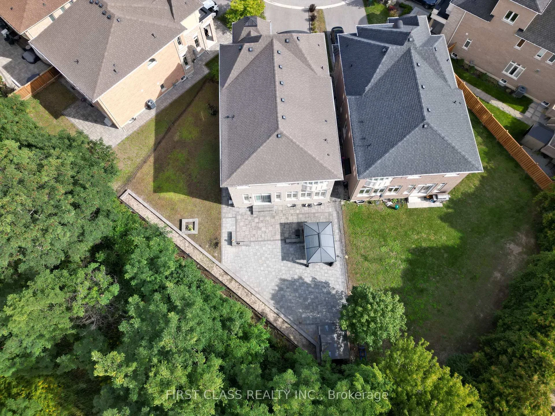 Photo 6 of 16 Macdonald Court, Richmond Hill, Oak Ridges Lake Wilcox — HOMEH