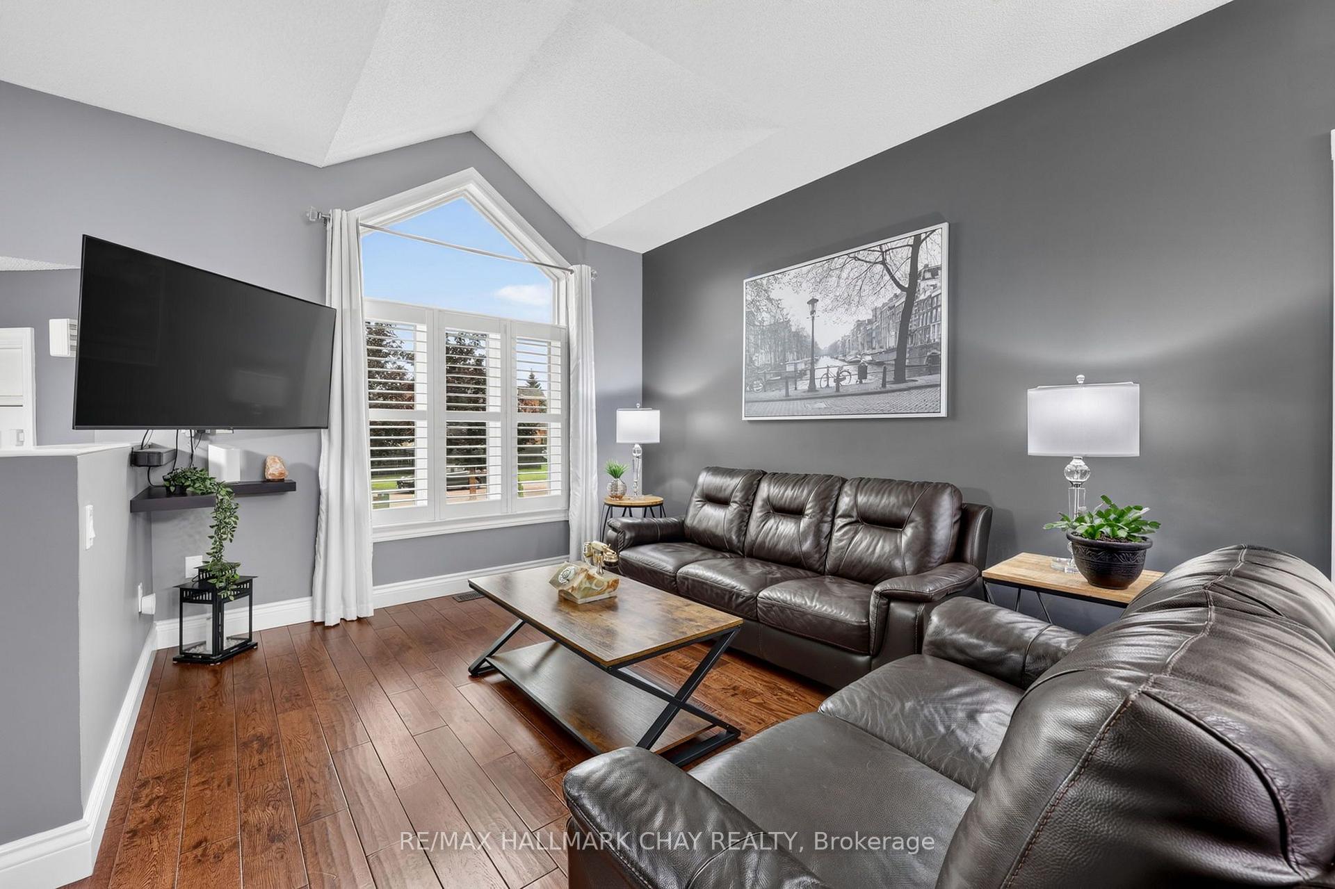 Photo 5 of 1925 Emerald Court, Innisfil, Alcona — HOMEH
