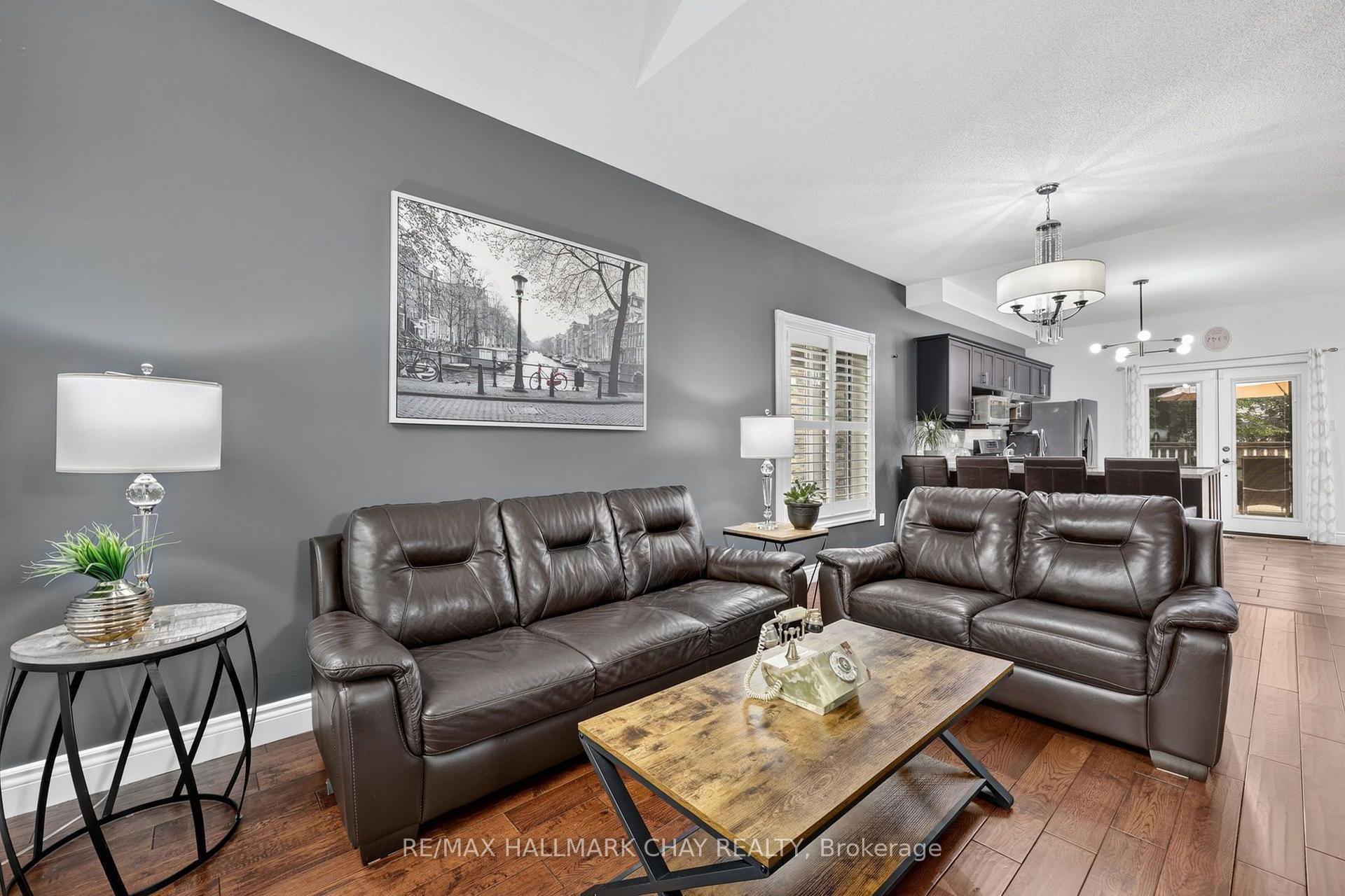 Photo 6 of 1925 Emerald Court, Innisfil, Alcona — HOMEH
