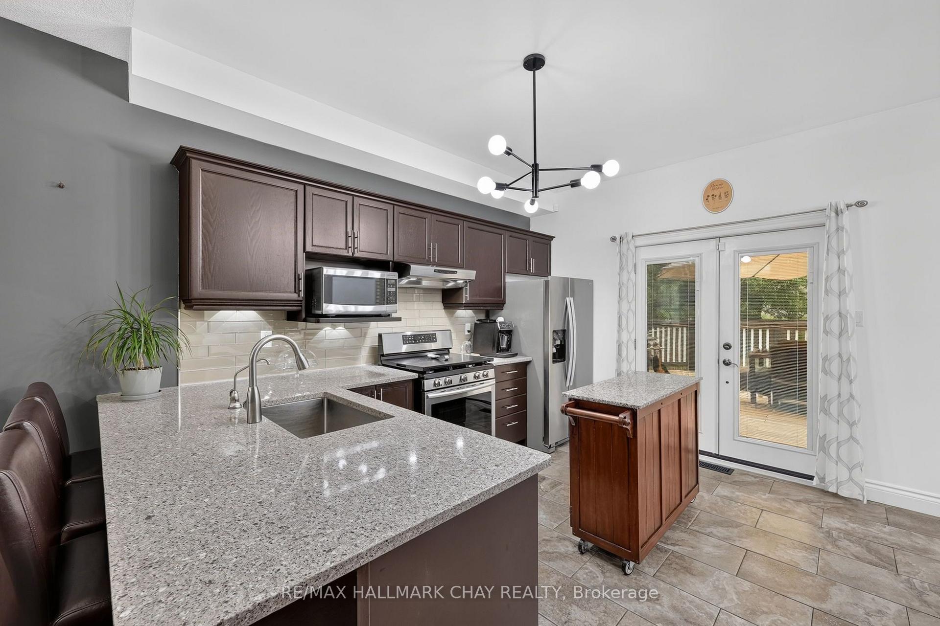 Photo 7 of 1925 Emerald Court, Innisfil, Alcona — HOMEH