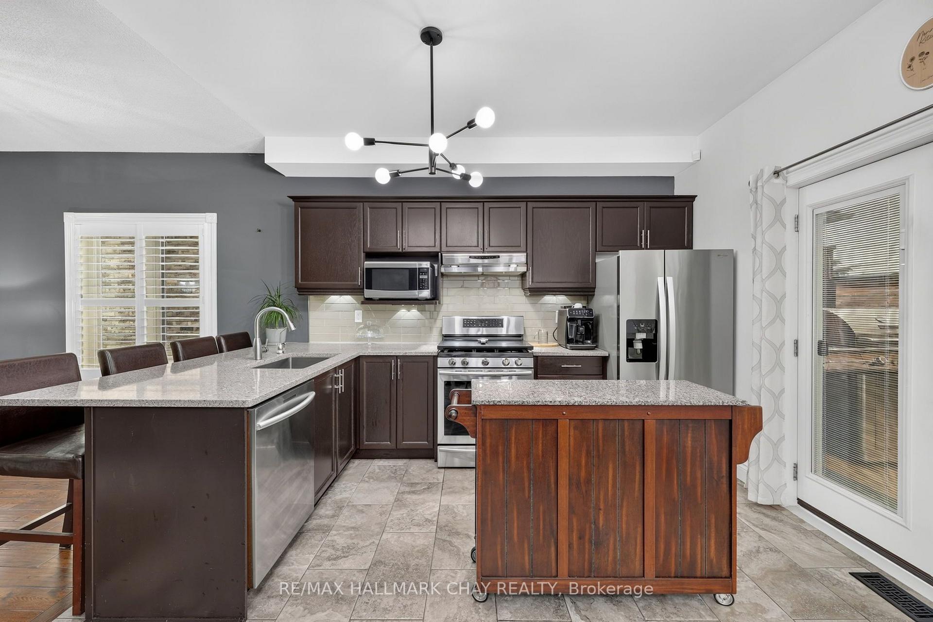 Photo 11 of 1925 Emerald Court, Innisfil, Alcona — HOMEH
