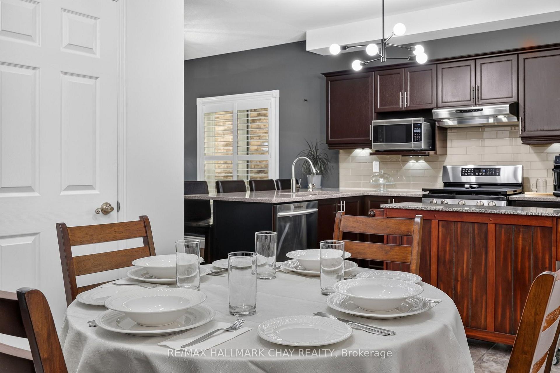 Photo 10 of 1925 Emerald Court, Innisfil, Alcona — HOMEH