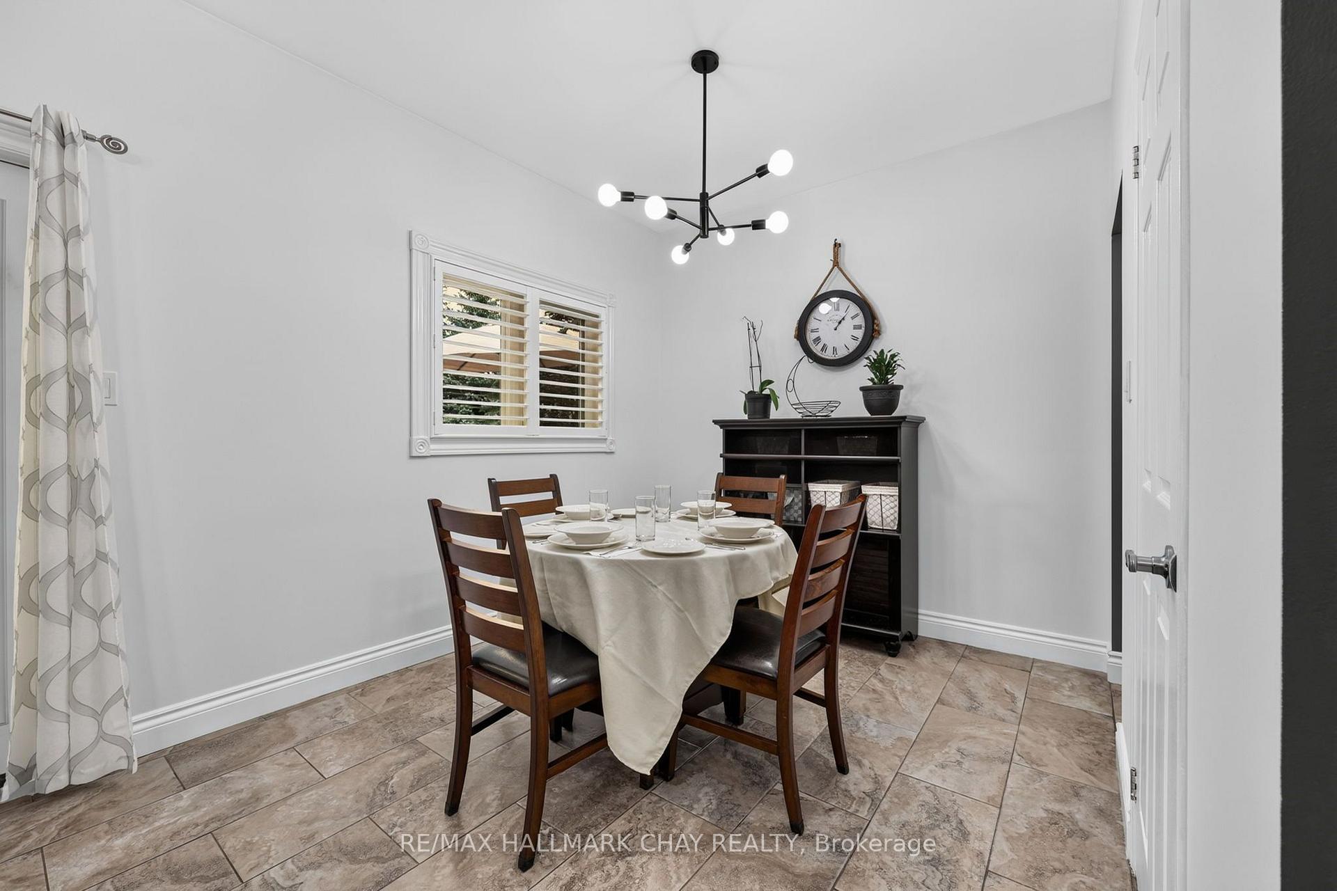 Photo 12 of 1925 Emerald Court, Innisfil, Alcona — HOMEH