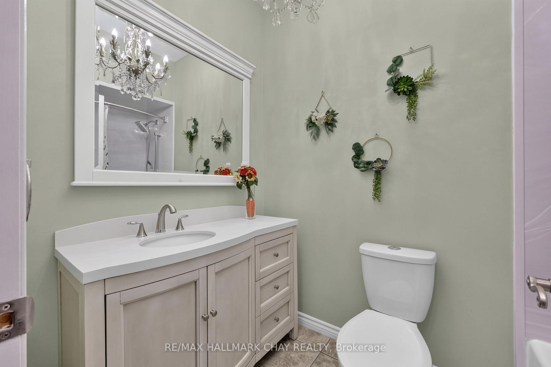 Photo 18 of 1925 Emerald Court, Innisfil, Alcona — HOMEH