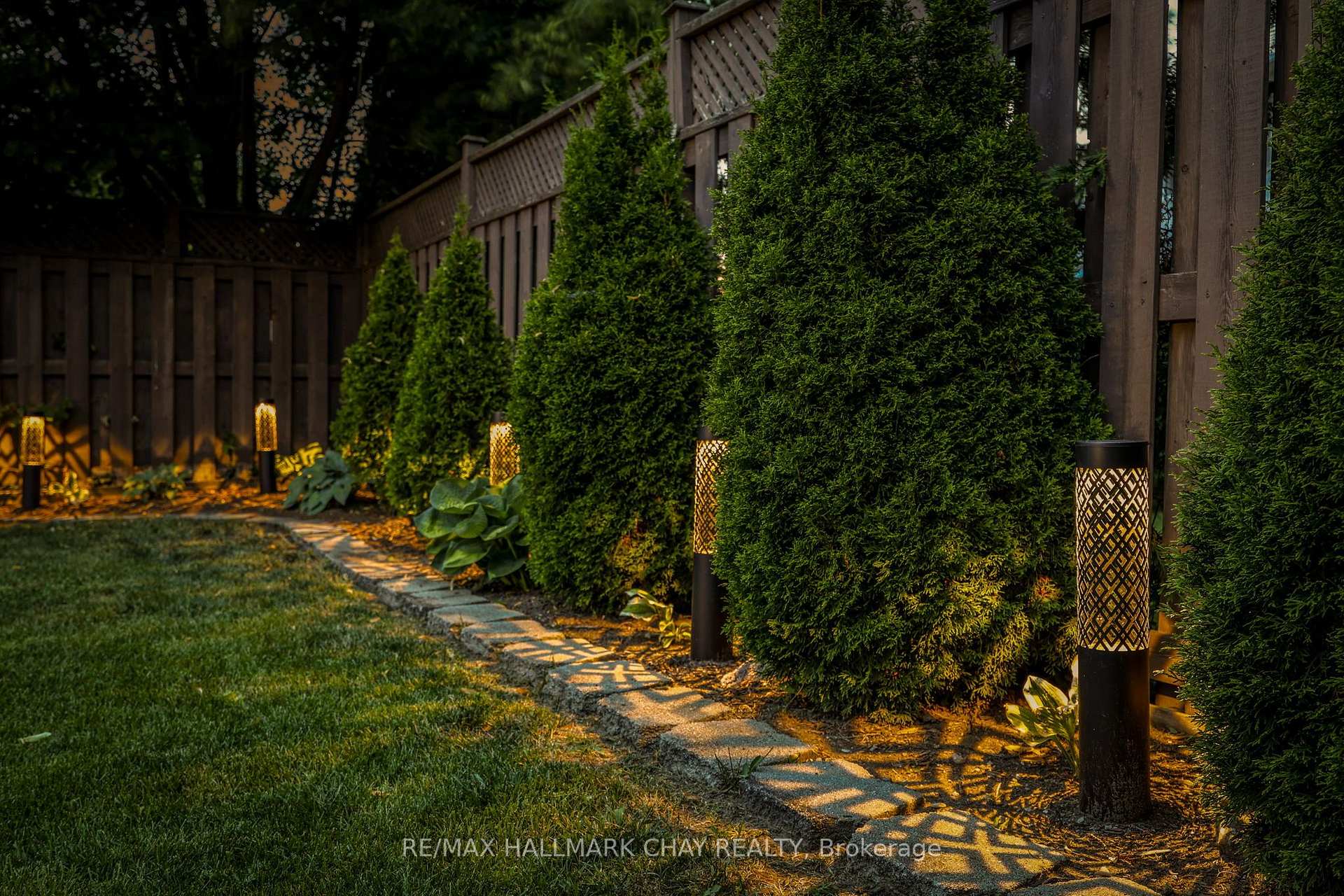 Photo 30 of 1925 Emerald Court, Innisfil, Alcona — HOMEH