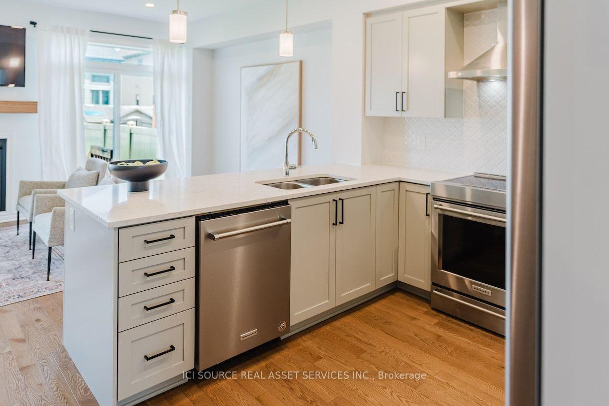 Photo 23 of 674 Capricorn Circle, Ottawa, Riverside South/Gloucester Glen — HOMEH