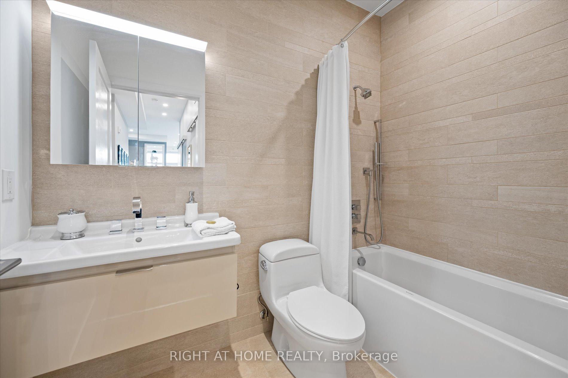 Photo 26 of Unit PH1, 580 Kingston Road, Toronto, The Beaches — HOMEH