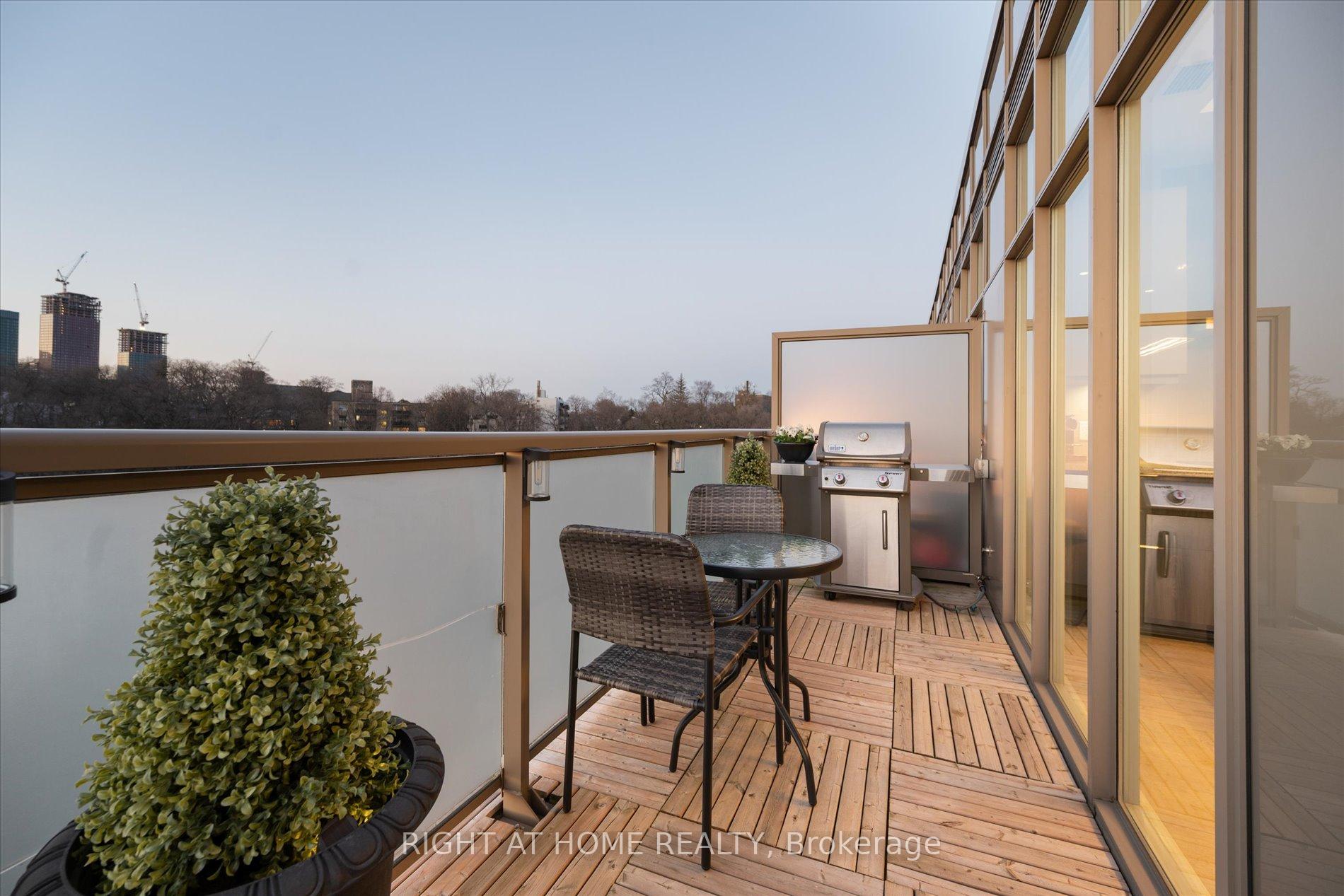 Photo 33 of Unit PH1, 580 Kingston Road, Toronto, The Beaches — HOMEH