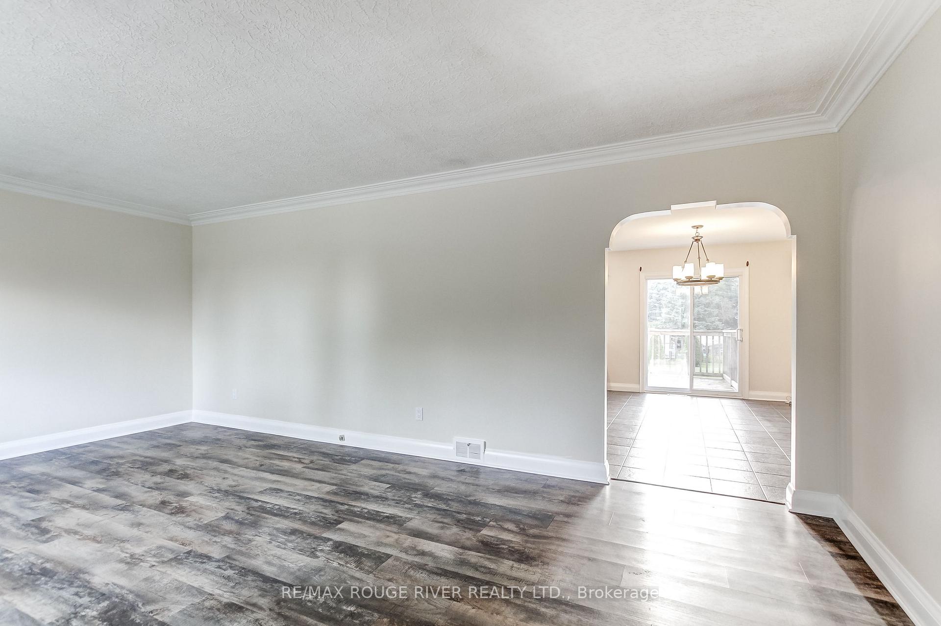Photo 5 of 141 Haig Street, St. Catharines, Haig — HOMEH