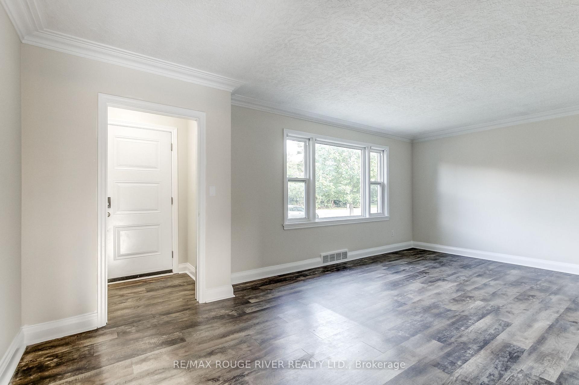 Photo 6 of 141 Haig Street, St. Catharines, Haig — HOMEH