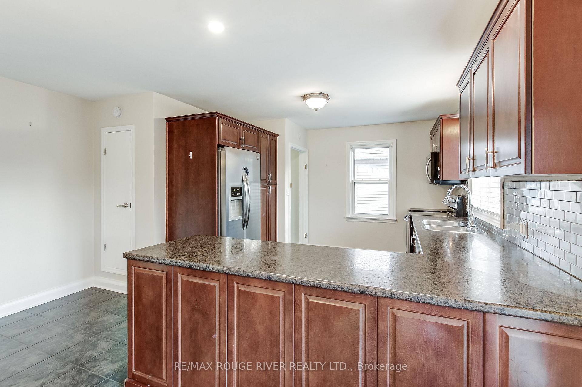 Photo 14 of 141 Haig Street, St. Catharines, Haig — HOMEH