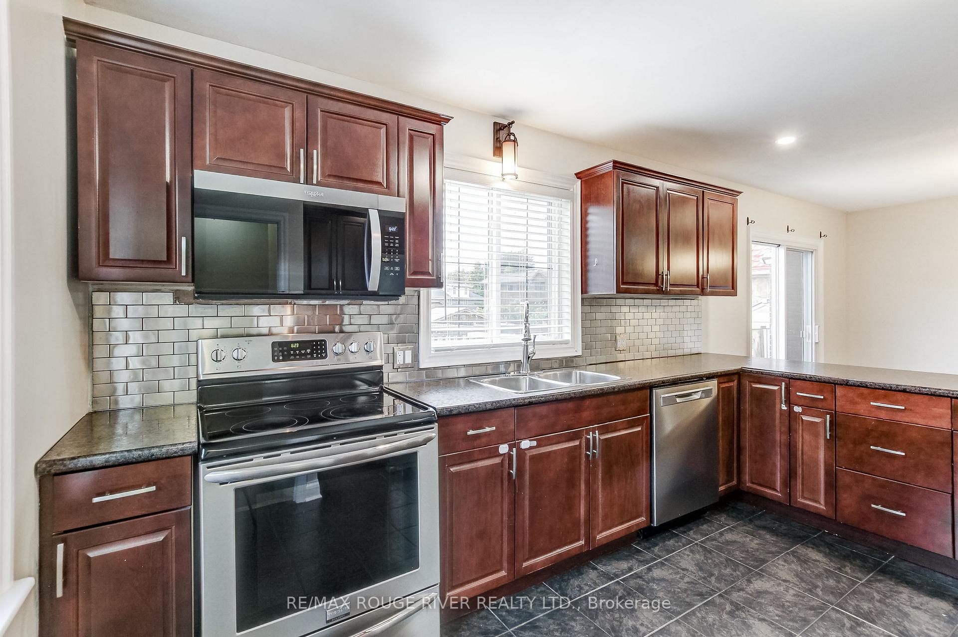Photo 17 of 141 Haig Street, St. Catharines, Haig — HOMEH