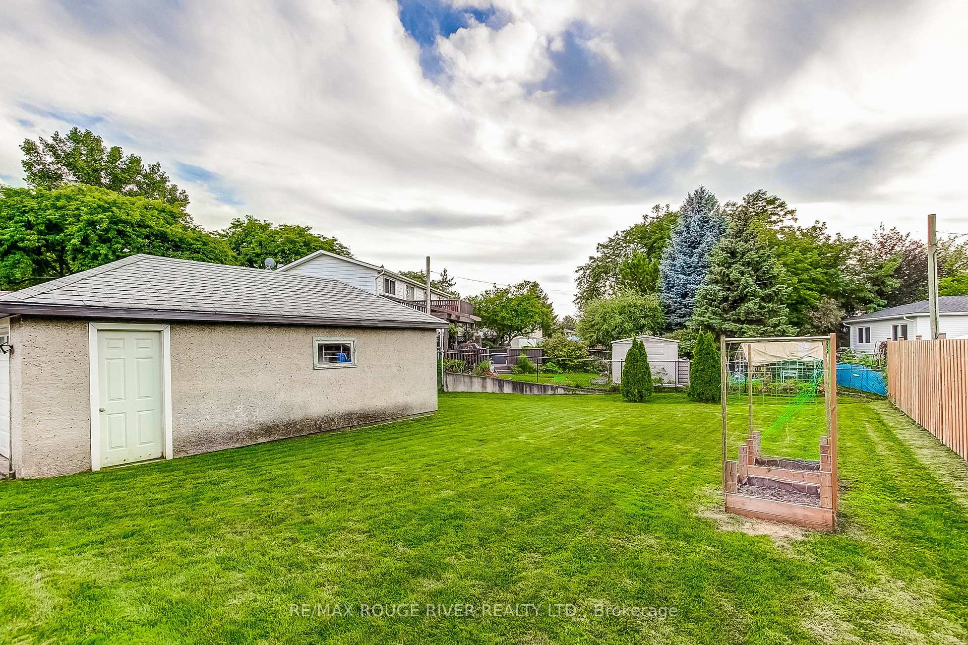 Photo 39 of 141 Haig Street, St. Catharines, Haig — HOMEH