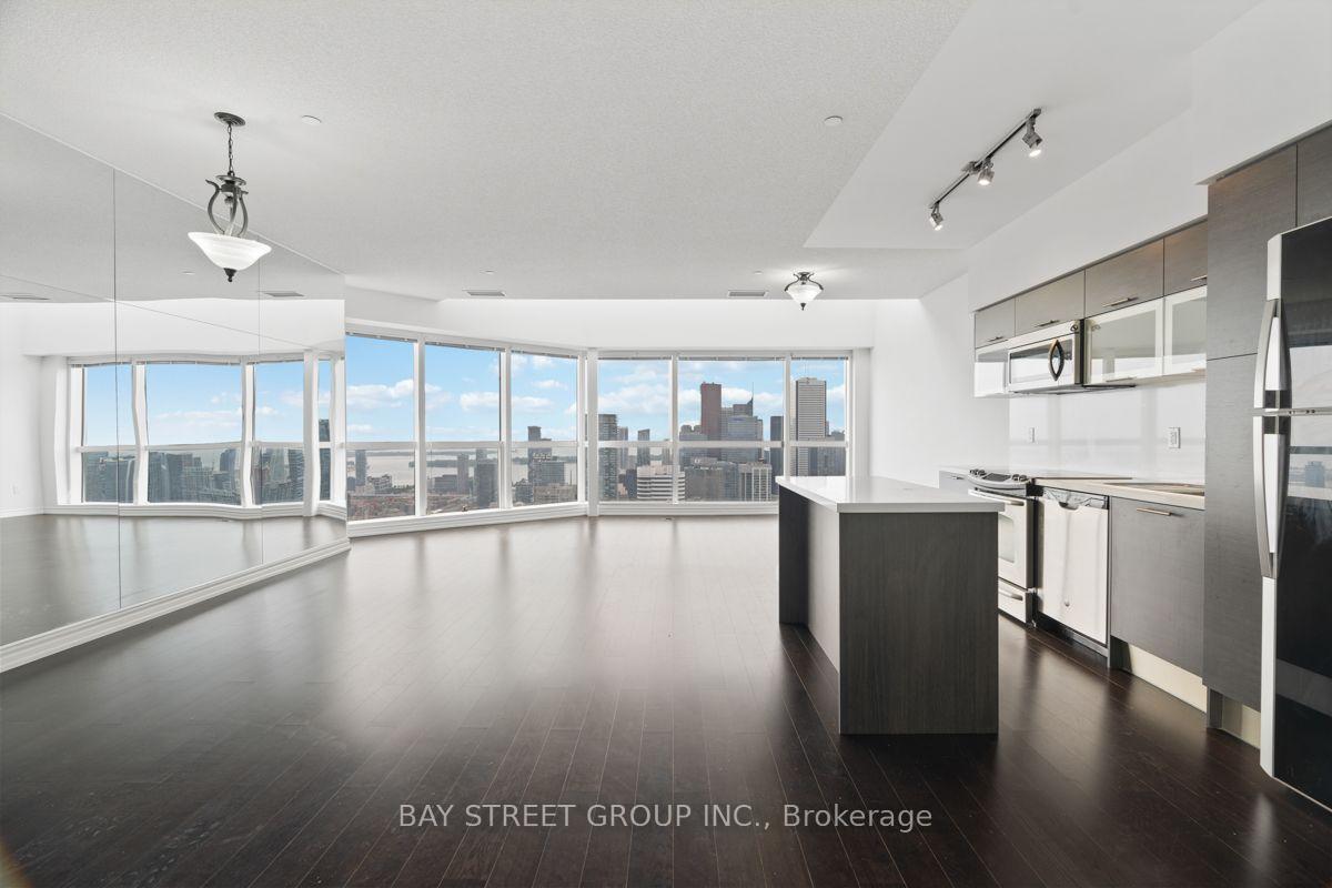 Photo 5 of Unit 5709, 386 Yonge Street, Toronto, Bay Street Corridor — HOMEH
