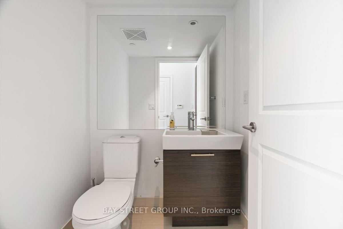 Photo 13 of Unit 5709, 386 Yonge Street, Toronto, Bay Street Corridor — HOMEH