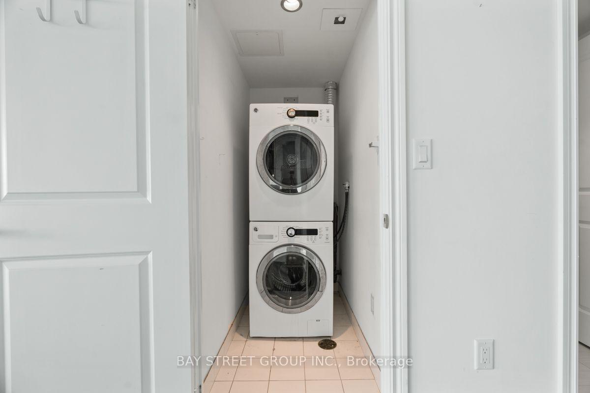 Photo 14 of Unit 5709, 386 Yonge Street, Toronto, Bay Street Corridor — HOMEH