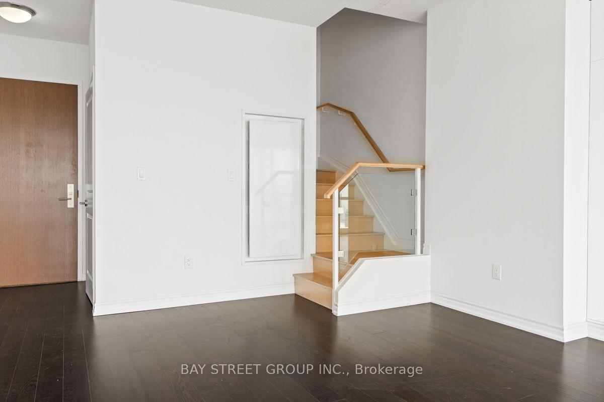 Photo 15 of Unit 5709, 386 Yonge Street, Toronto, Bay Street Corridor — HOMEH