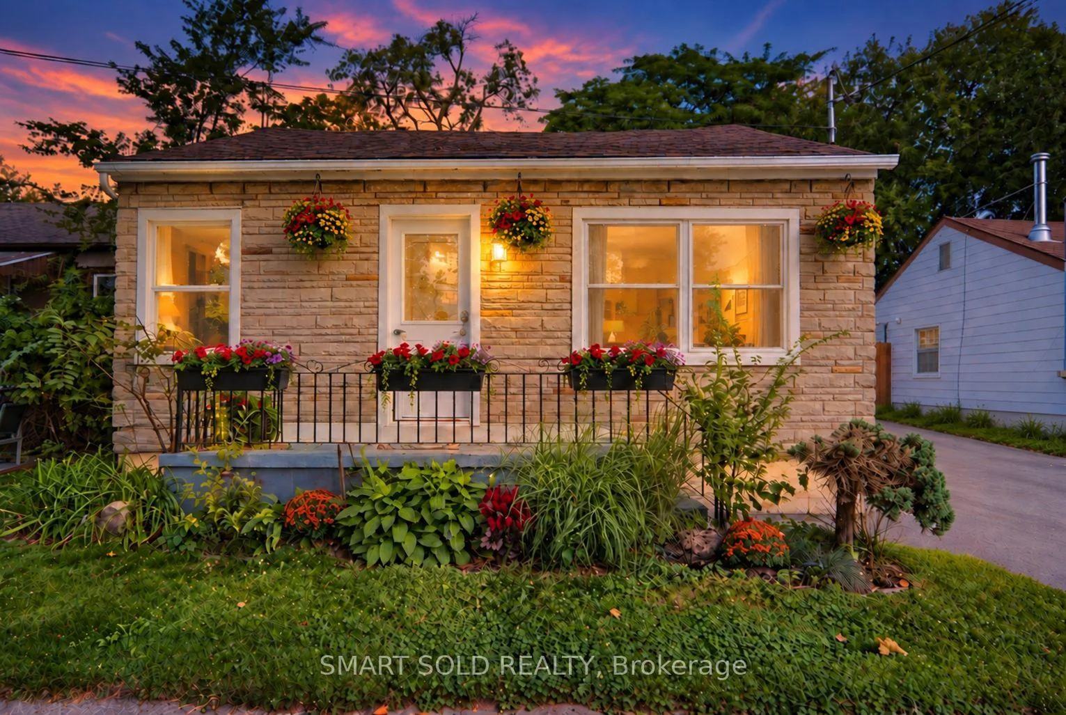 Front of 7 Elmwood Avenue