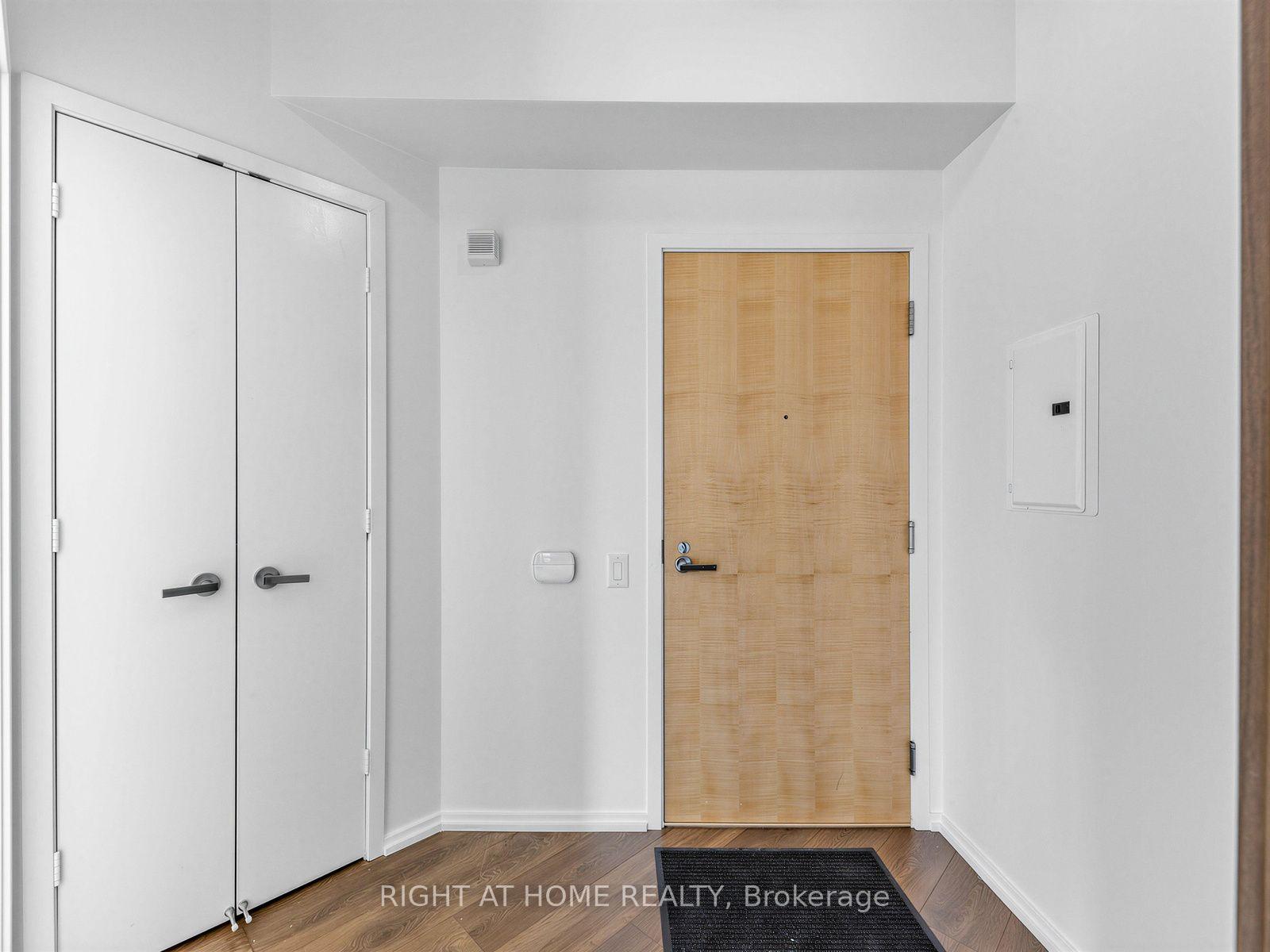 Photo 4 of Unit 2006, 45 Charles Street E, Toronto, Church-Yonge Corridor — HOMEH