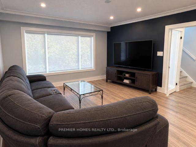 Photo 12 of 18 Turks Road, North York, Glenfield-Jane Heights — HOMEH
