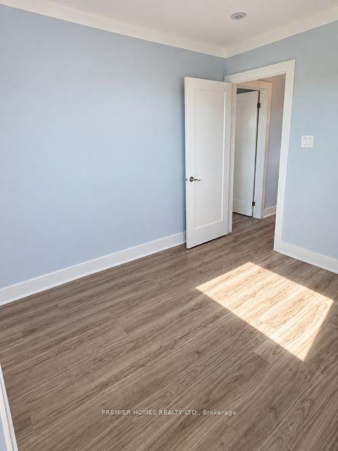Photo 25 of 18 Turks Road, North York, Glenfield-Jane Heights — HOMEH