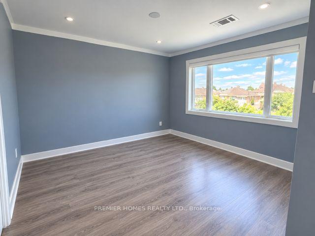 Photo 27 of 18 Turks Road, North York, Glenfield-Jane Heights — HOMEH