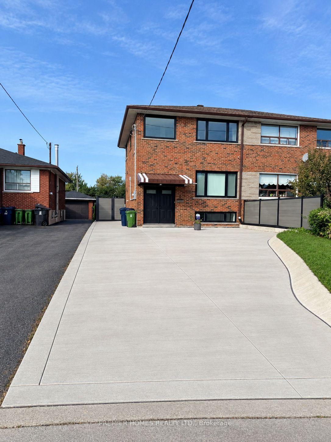 Photo 2 of 18 Turks Road, North York, Glenfield-Jane Heights — HOMEH