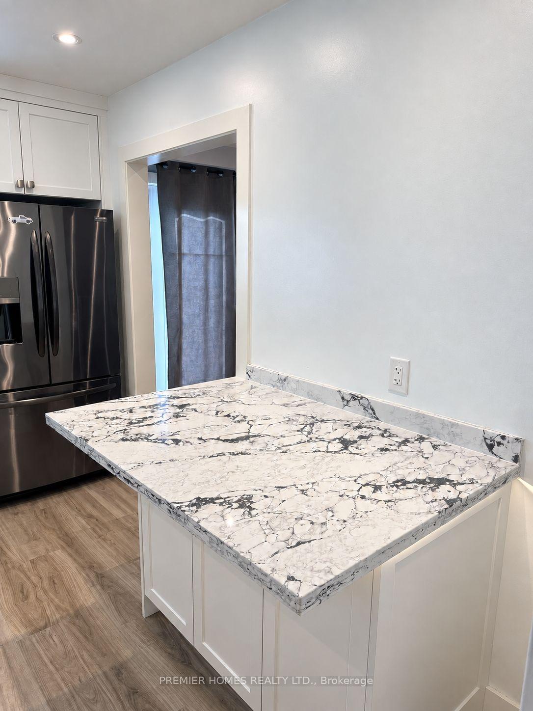 Photo 9 of 18 Turks Road, North York, Glenfield-Jane Heights — HOMEH