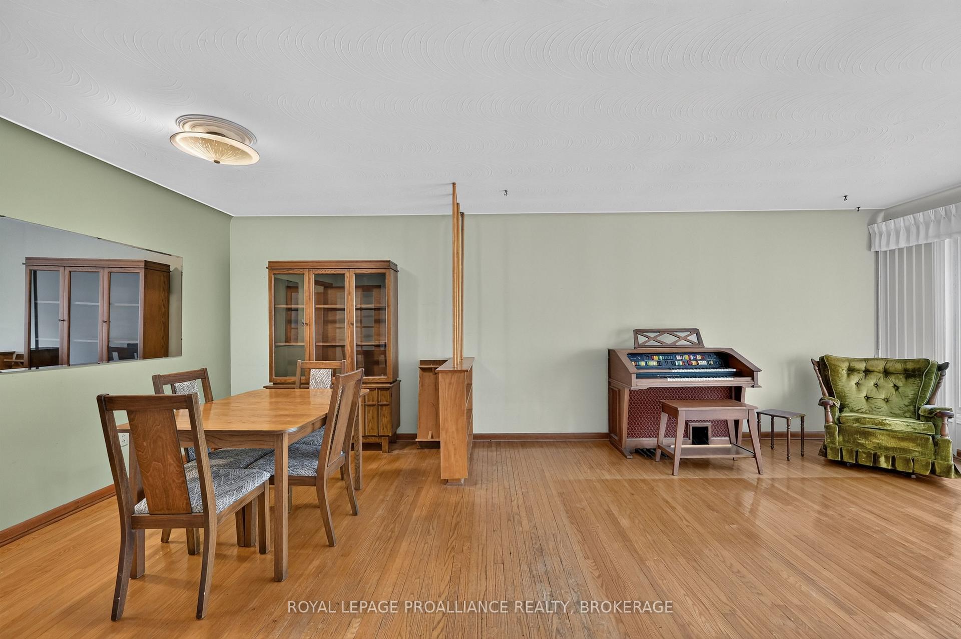 Photo 3 of 15 Hampstead, Kingston, West of Sir John A. Blvd — HOMEH