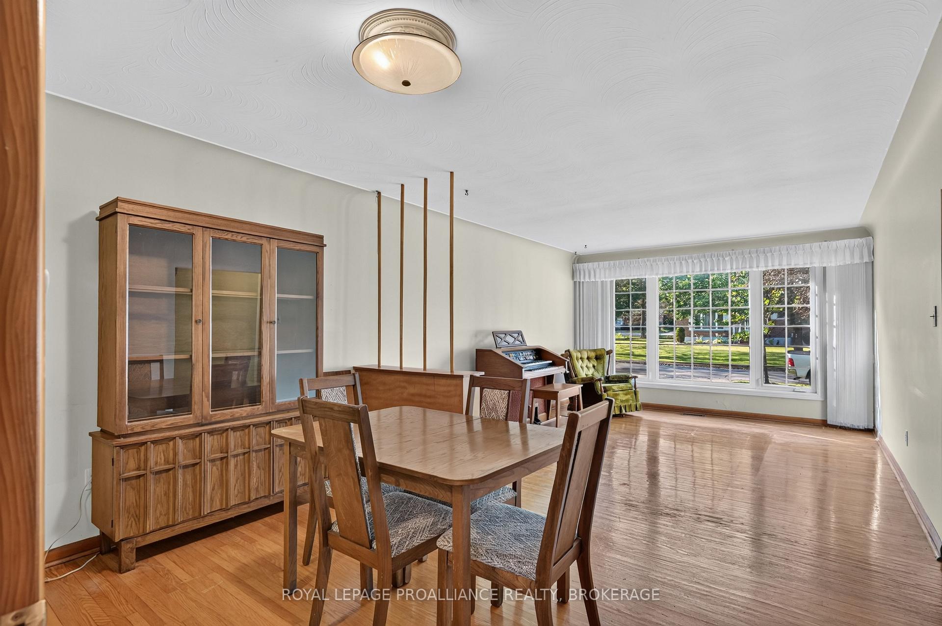 Photo 5 of 15 Hampstead, Kingston, West of Sir John A. Blvd — HOMEH