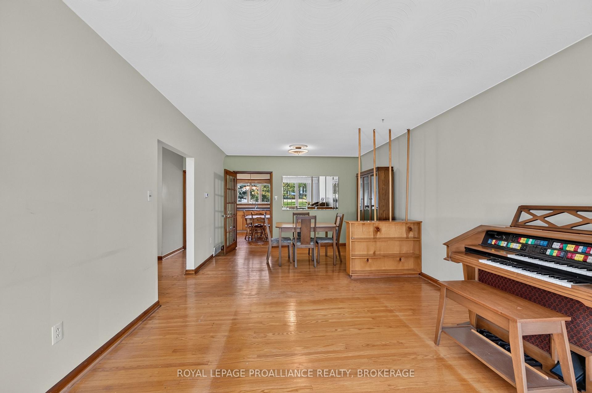 Photo 6 of 15 Hampstead, Kingston, West of Sir John A. Blvd — HOMEH