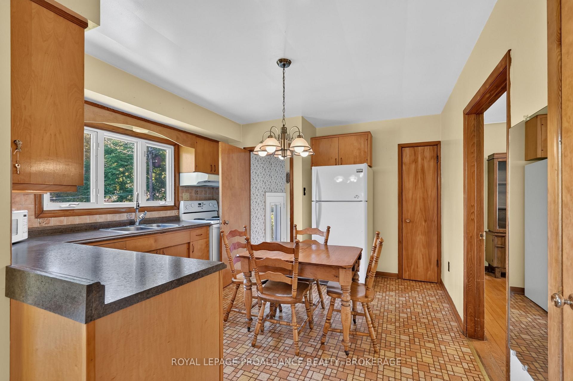 Photo 7 of 15 Hampstead, Kingston, West of Sir John A. Blvd — HOMEH