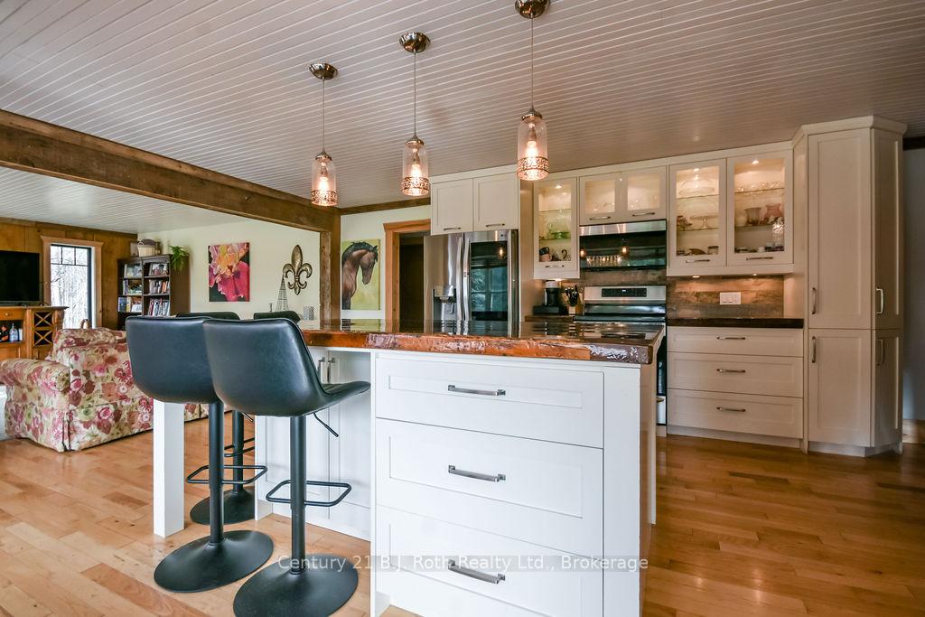 Photo 13 of 465 Ridge Road E, Oro-Medonte, Rural Oro-Medonte — HOMEH