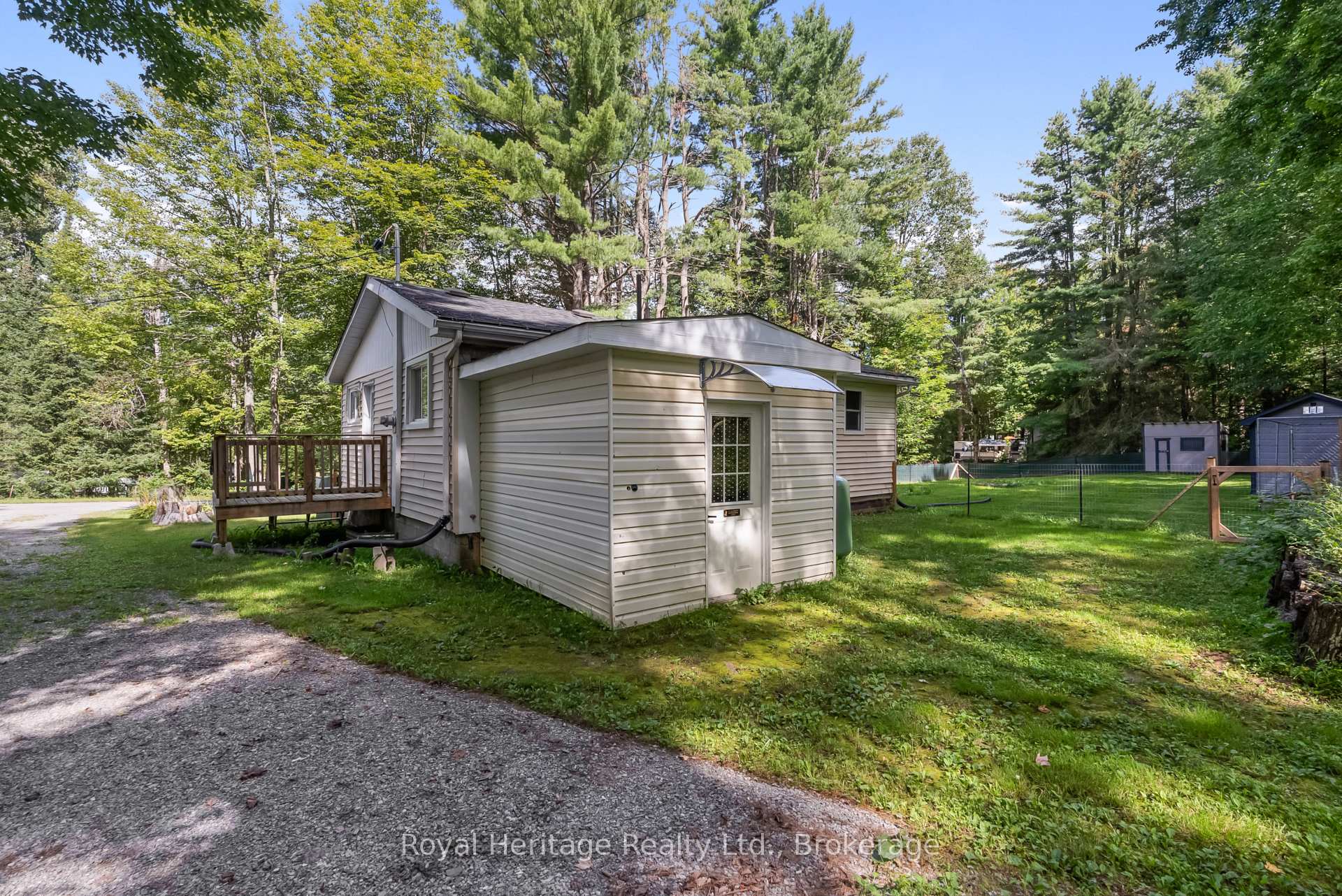 Photo 4 of 14 Morrison Street, Kawartha Lakes, Laxton/Digby/Longford — HOMEH